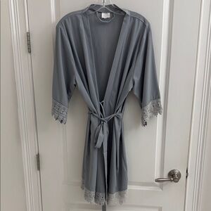 Elegant Gray Lace Trim Robe